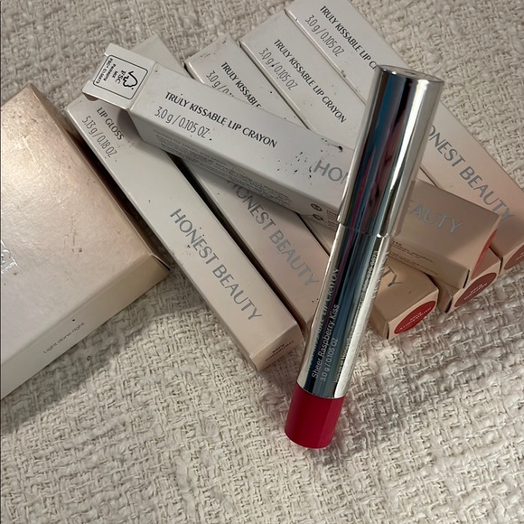 Honest Makeup Set: 5 Lip Crayons, 1 Lip Gloss, 1 Luminizing Powder NEW IN BOX - Picture 5 of 5